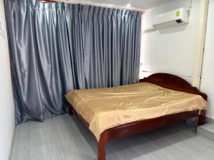 Independent Fully Furnished Apartment near River Side & Central Market Available