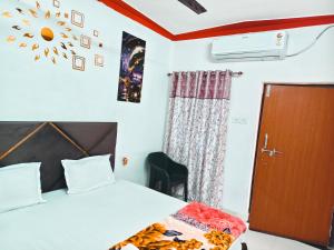 Janki Je Bhawan Homestay , Ayodhya - Step away from Ram Temple