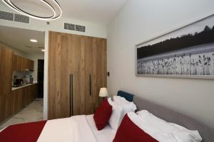 Al Maryah Studio near Cleveland and Galleria Mall by Central Stay