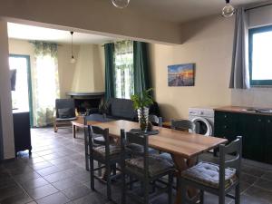 Sidari High Street Apartment