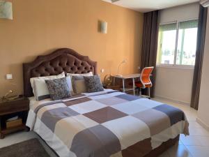 ☆HIVERNAGE☆ Charming , Spacious & Bright with Pool