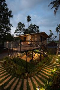 RiverBells Backwater Glamping Alleppey