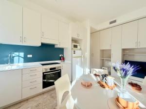 Dimora Concept - Anemone Garden Apartment