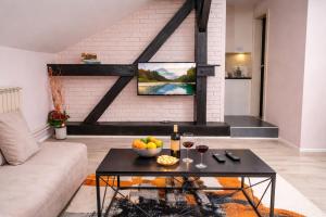 He-Ra Apartments with Free Parking
