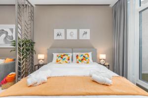 Boutique Apartment Canal Views - Downtown