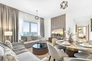 DVH Luxe 2BR Yas Island Canal View Near Ferrari