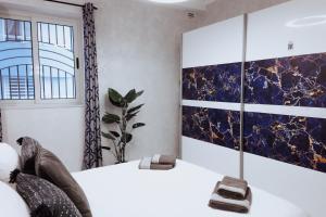 Sereno - Luxury Apartment with Hot Tub - Walk to St Julians and Paceville