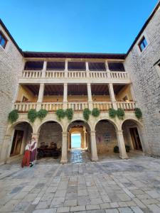 By Osibov Private Holiday Home for Families and Groups with Pool