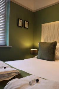 Crescent Victoria Hotel