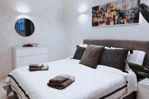 Sereno - Luxury Apartment with Hot Tub - Walk to St Julians and Paceville