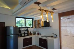 Green 2 bd Garden Villa with Swimming Pool and Unique Furniture