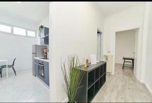 Metro Roma Home