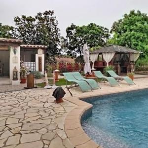 Villa Romaquenti, Trans en Provence 137m2, 5 lits double, 10 personnes, piscine, terrain pétanque, jeu de fléchettes