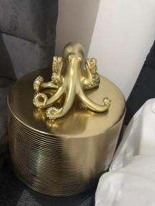 Unique Luxury 2 bedroom near O2 Arena ExCel Canary Wharf, Free parking cozy Apartment