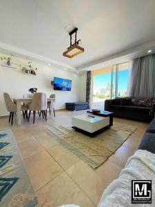 Mig Luxury Pool-Side Chalet & beach - Selena Bay