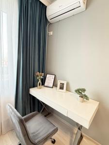 Q Deluxe Collection - Palas Commercial Center