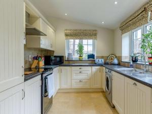 3 Bed in Kingsbridge oc-82213