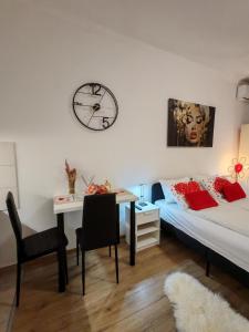 Central cozy cute studio