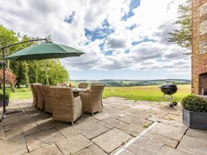 4 Bed in Dorchester oc-80513