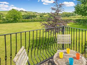 3 Bed in Crediton oc-waie2