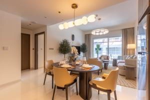 Designer 1BR at Emaar Beachfront with Beach Access