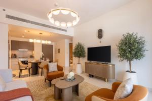 Designer 1BR at Emaar Beachfront with Beach Access