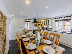 4 Bed in Bideford oc-owlbr