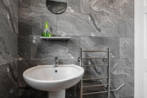 Ideal Work Trips Washer SofaBed Free Parking