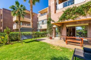 Prestigia 2BR Garden-Level Bohemian Chic