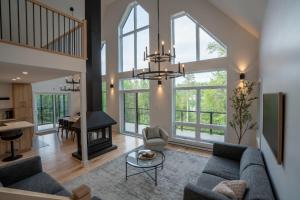 New Construction - Spa & Pool Table - Le Foresti