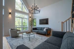 New Construction - Spa & Pool Table - Le Foresti