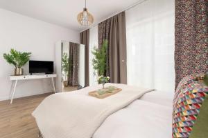 Stylish Studios with Parking near Spodek Arena by Noclegi Renters