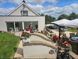 Dernvale House - Single room -sleeps 4