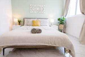 Duplex Penthouse with 3-bedrooms and terrace, close to the sea