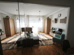 Comfy and stylish jewelry box