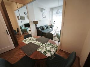 Comfy and stylish jewelry box