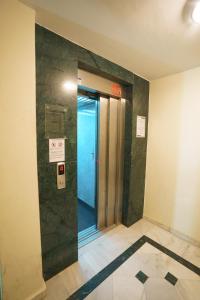 Unique Waterfront 2 BR - Marina Walk & Beach