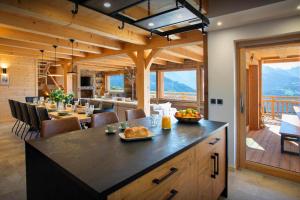 Chalet Serbijanka Alpine Retreat with Hammam Sauna and Jacuzzi for 14 Gueststs