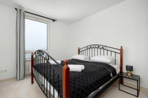 Wyjątkowy Apartament z Parkingiem & Balkonem z Widokiem by Noclegi Renters