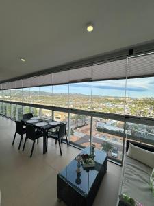 C5 Ciudad Jardin I, Deluxe ServHouse