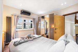 Sunny & Stylish BN3 House, sleeps 8