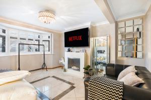 Sunny & Stylish BN3 House, sleeps 8