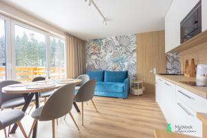 Flora i Sauna, Black Hill, MyWeek