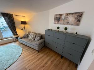 NEU - APARTMENT FOR 6 IN HAGEN- DIRECT PARKING! A45 - A1 - A46 Richtung Dortmund Netflix - WIFI, Fully-Automatic-COFFEMASHINE, KITCHEN, NETFLIX, DISNEY