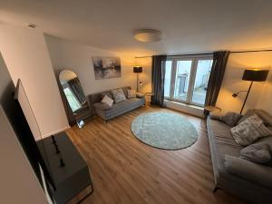 NEU - APARTMENT FOR 6 IN HAGEN- DIRECT PARKING! A45 - A1 - A46 Richtung Dortmund Netflix - WIFI, Fully-Automatic-COFFEMASHINE, KITCHEN, NETFLIX, DISNEY