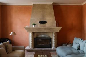 Le Cyprès La Parette Typical Provençal space