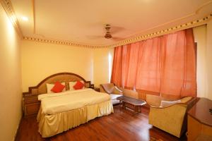 Royal Palace Resort Bhagsunag - Family & Couple Friendly Hotel in McLeod Ganj #RoyalPalaceResortBhagsunag #RoyalPalaceResort #BhagsunagHotel #HotelInMcLeodGanj #FamilyFriendlyHotel #CoupleFriendlyHotel #HotelNearBhagsuWaterfall #DharamshalaHotels #Hi