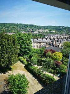 Family flat Central Bath Free on site Parking