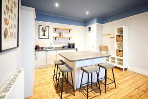 Host and Stay - Balmoral Terrace