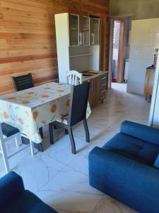 Pousada beira-mar e no centro de Balneário Pinhal